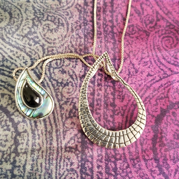 Lia Sophia necklace - Picture 3 of 3